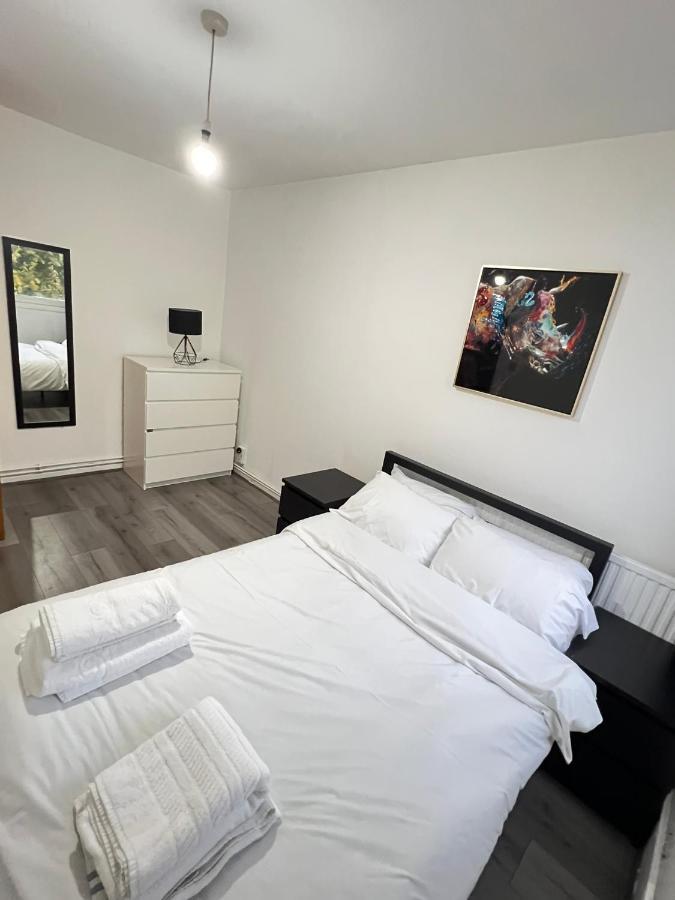 Entire 3 Bedroom Luxury Apartment In London With Private Balcony Eksteriør bilde